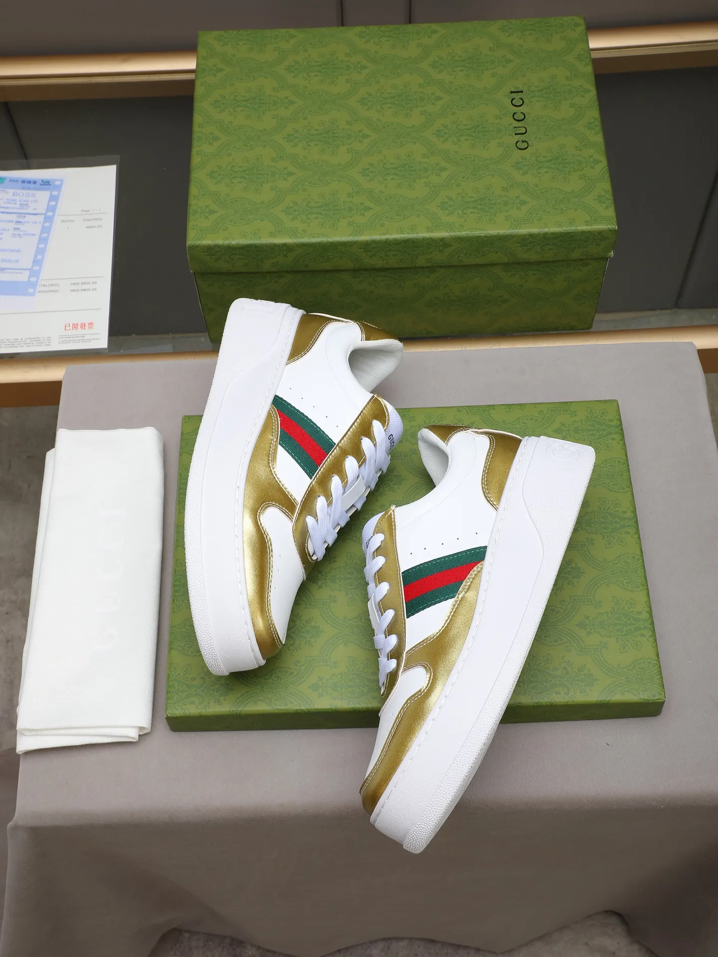 PP420 new men's shoes GUCCI fashion trend, made of first-layer calfskin➕breathable mesh lining! The foot feels super comfortable and the workmanship is impeccable. The original ultra-light outsole, size: 38-44 (45 customized), 5 colors to choose from!
